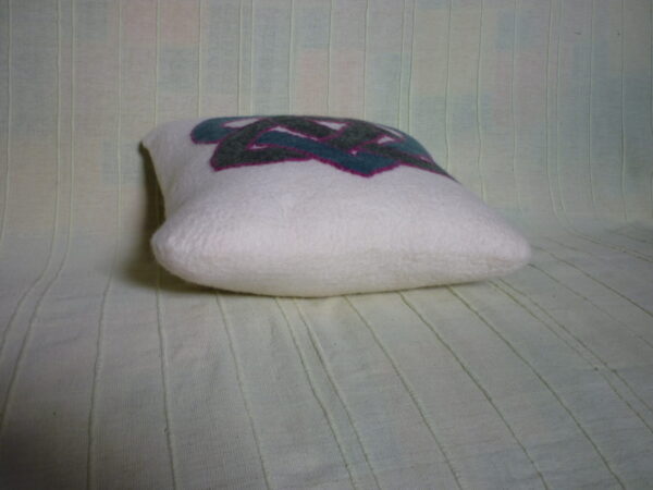 Felt Cushion Celtic Love Heart - Image 3