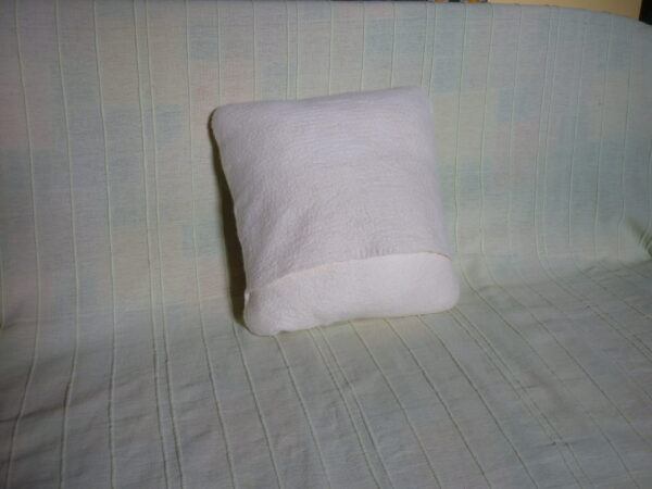 Felt Cushion Celtic Love Heart - Image 4